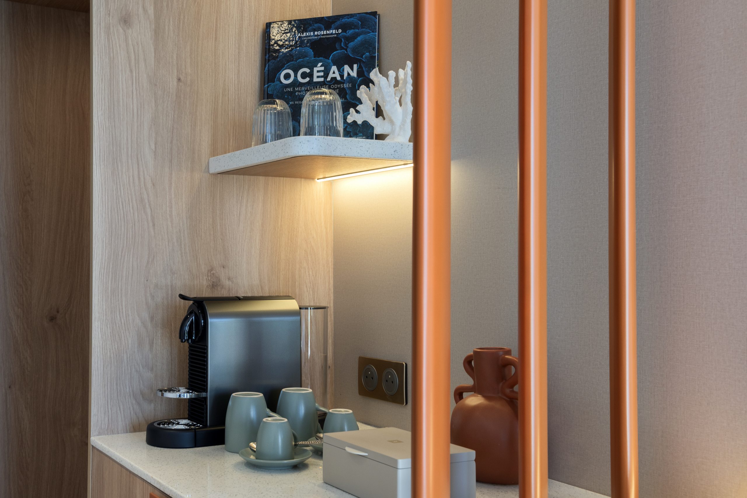 Deluxe Room with Sea View - Amenities